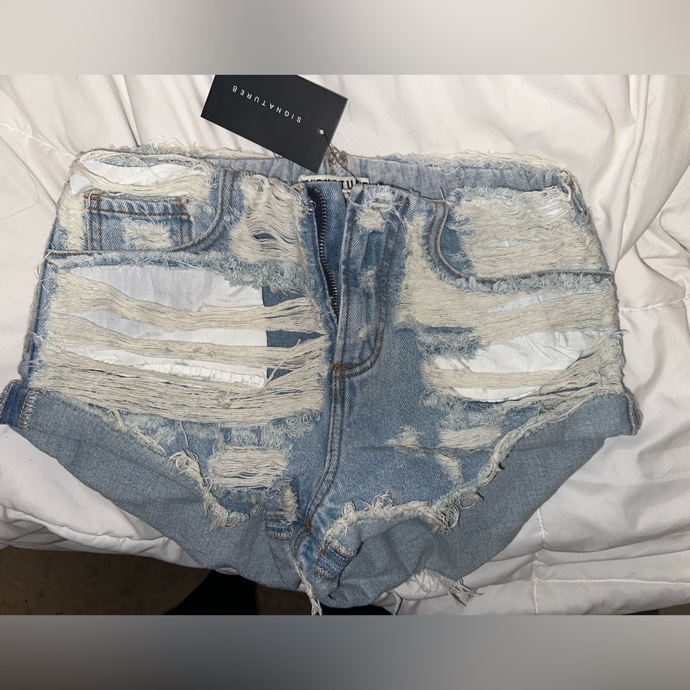 Jean ripped shorts